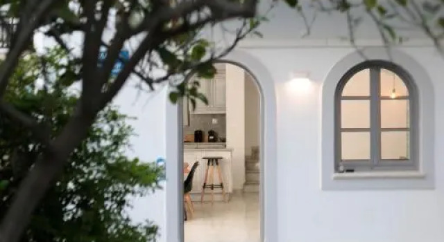 Downtown cottage 3 floors- sea view