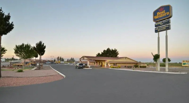 Кровать в общем номере Best Western Deming Southwest Inn