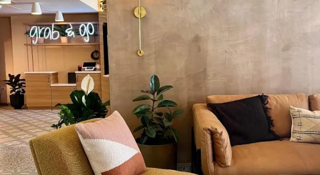 Апартаменты HiBird- Apartment and Suites Hotel