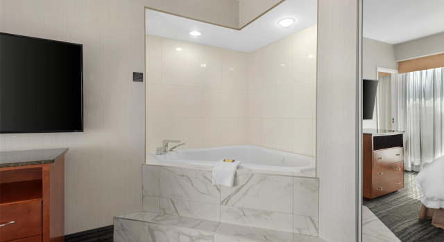 Двухместный люкс Best Western Plus Suites Downtown Calgary