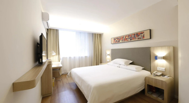 Hanting Hotel Dunhua Railway Station, Rezervovat Hotel Dunhua Jilin