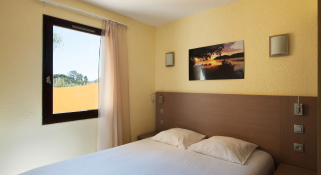 Paese Serenu, Rezerwuj Hotel Hotele w Korsyka z parkingiem, Parking