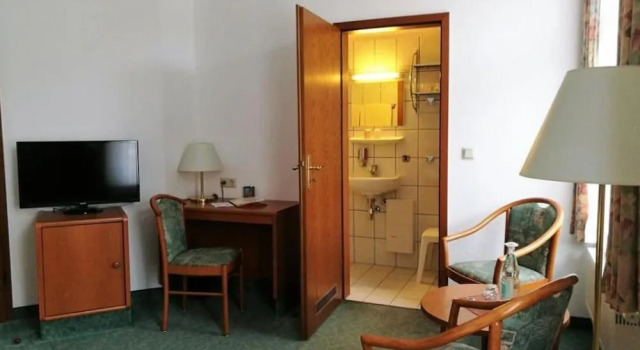 Hotel-Pension Am Kurpark, Prenota Affittacamere Hotel a Garz con parcheggio, Parcheggio