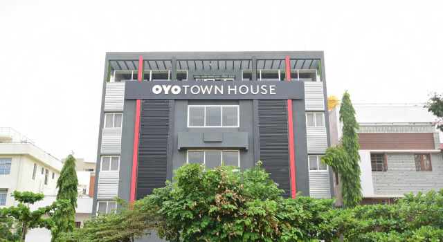 OYO Townhouse 106 Airport Road