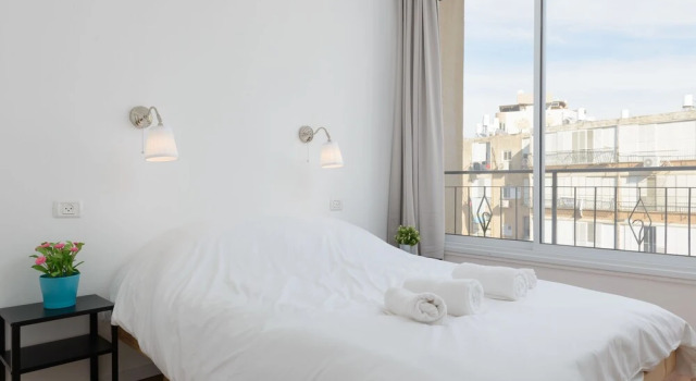 Herzel beach apartment