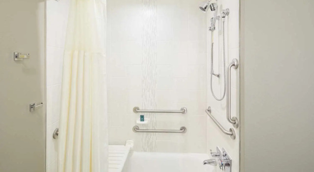 Номер Standard DoubleTree by Hilton Atlanta Alpharetta-Windward