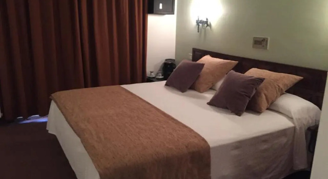 Трёхместный номер Standard Hotel Folch