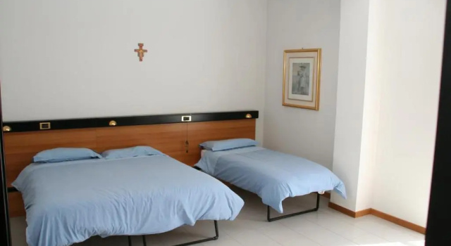 Standard Dreier Zimmer Albergo Sala