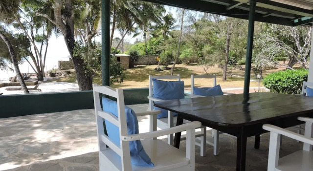 Шале Deluxe с 3 комнатами Diani Beachalets