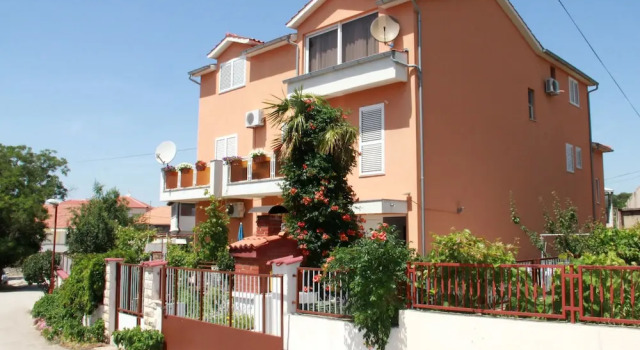 Apartments Cace