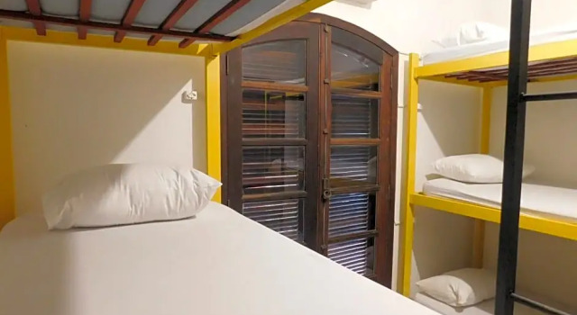 Na Praia Family Hostel & Coworking