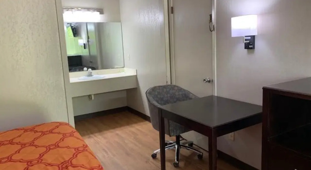 Номер Comfort Relax Inn & Suites