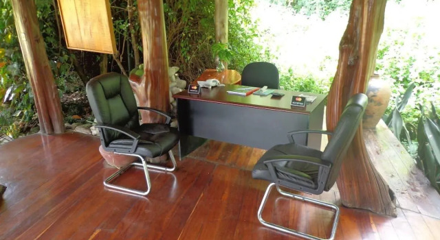 Rusinga Island Lodge, Rezervați Casă de vacanță Cabane în Mbita, Casetă