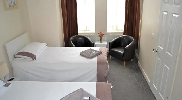 Annies Guest House, Забронировать Гостевой дом Отели Суррей с парковкой, Парковка