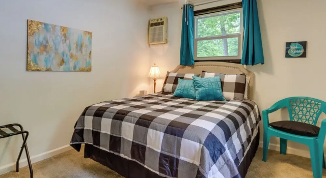 Коттедж с 4 комнатами Dock + Screened Porch: Lake of the Ozarks Getaway!