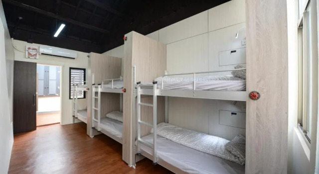 Кровать в общем номере REST backpacker
