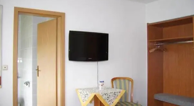 Hotel DÉJANIL, Book Hotel Burgdorf Lower-Saxony
