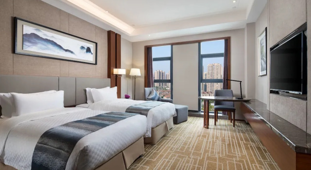 Двухместный номер Deluxe Ramada by Wyndham Wuhan Hanyang