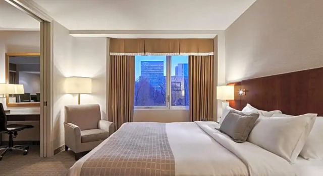 Полулюкс Lord Elgin Hotel
