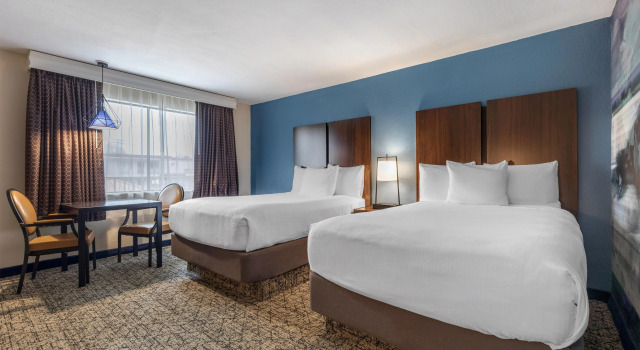 Четырёхместный номер Standard Best Western Winners Circle