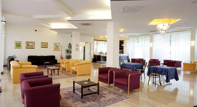Hotel President, Varaa Hotelli Hotellit ja majoitukset kohteessa Alba Adriatica, Hotelli