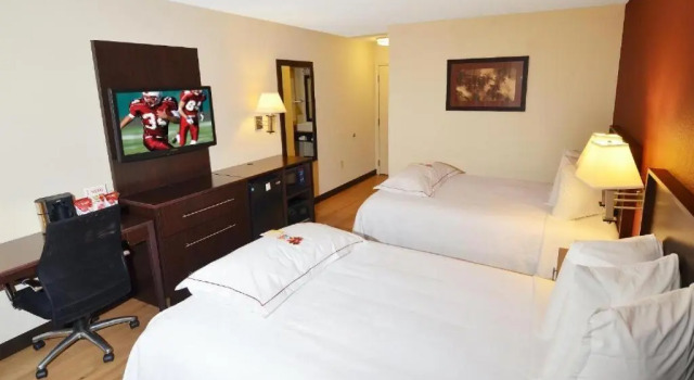 Четырёхместный номер Standard Red Roof Inn PLUS+ Houston - Energy Corridor