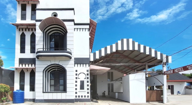Urbanview lovetel Near Jalan Sudirman