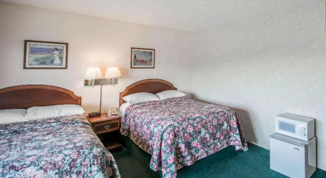 Двухместный номер Standard с балконом Econo Lodge Hornell