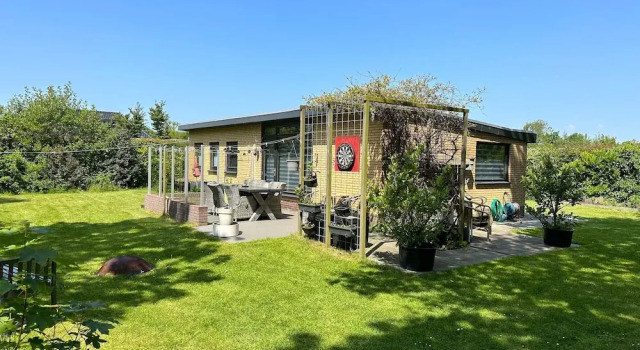 Бунгало Beautiful Bungalow With Spacious Garden