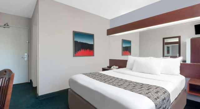 Двухместный номер Standard Microtel Inn & Suites by Wyndham London