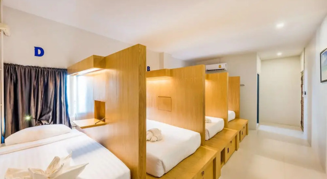 Кровать в общем номере Phuket Marine Poshtel - SHA Plus