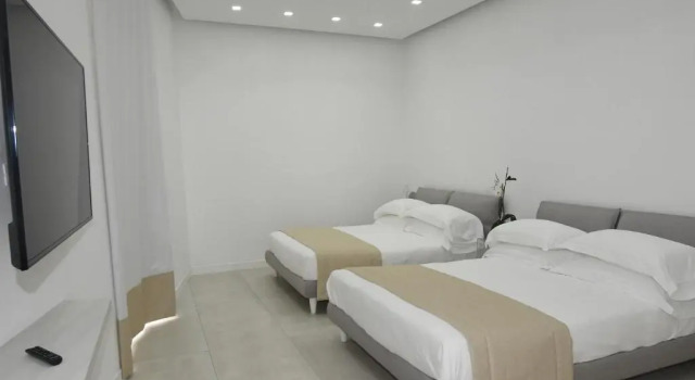 Четырёхместный номер Deluxe White 1903 - Rooftop Pool & Luxury Rooms