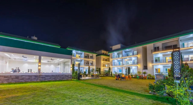 Alaya Stays Kingdom Heartz, Rezervovat Apartmánový hotel Hotely v Bhimtal s bazénem, Bazén