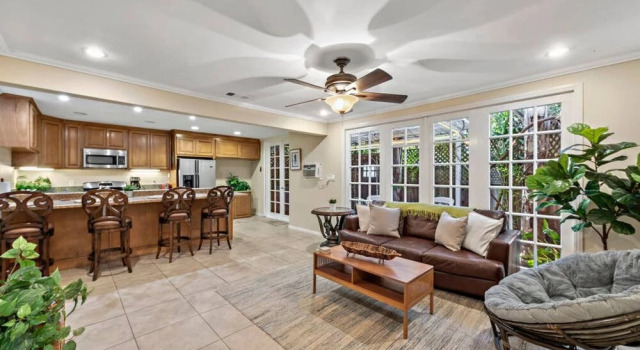 Costa Mesa Bungalows by ELVR, Забронировать Отель Отели Коста-Меса 4 звезды, рядом с Университет Вангард в Южной Каролине, 4*