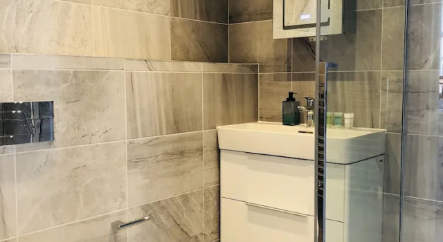 Апартаменты Deluxe Spacious & Modern 2 Bed Apartment at Knightsbridge London