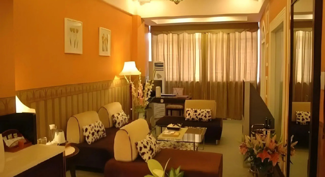Xishuangbanna Golden Zone Hotel, Prenota Hotel Hotel a Yunnan con piscina, Piscina