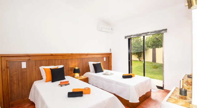 Вилла с 4 комнатами с балконом и с видом на бассейн Villa Crisandra - com piscina aquecível, em Albufeira