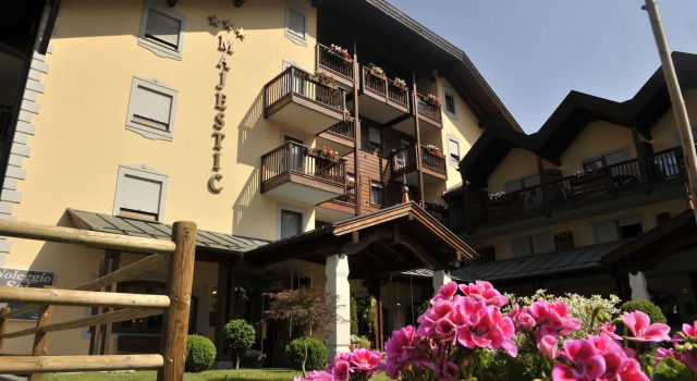 Aparthotel Majestic, Забронировать Апарт-отель Отели в центре Предаццо с завтраком, отели в центре Предаццо с завтраком