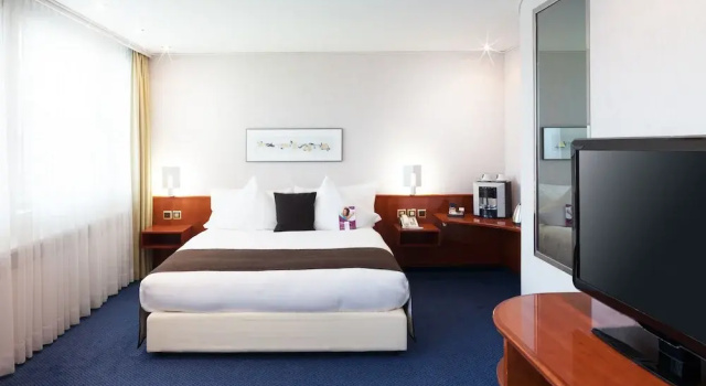 Двухместный полулюкс Crowne Plaza Zürich by IHG
