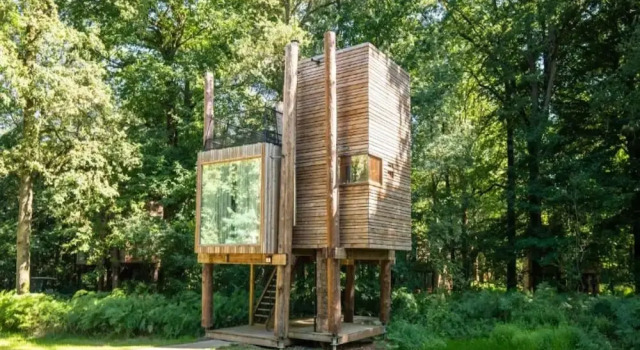 Коттедж Stylish Hideaway With Sauna