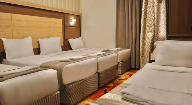 Al Mukhtara Almasi Hotel, Забронировать Отель Отели Медины с бассейном, рядом с Ворота короля Фадха в мечети Масджид ан-Набави, Бассейн