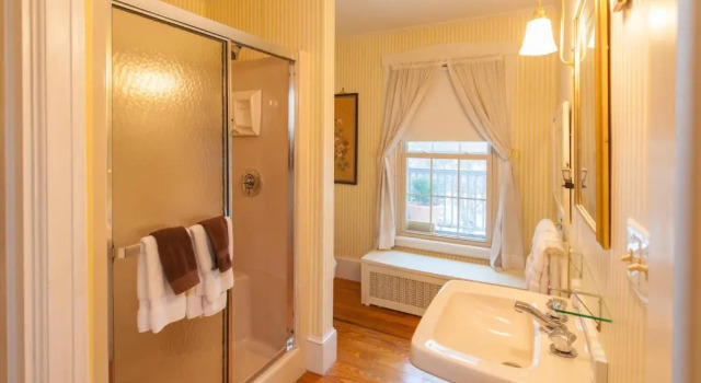Номер Comfort Camden Windward House