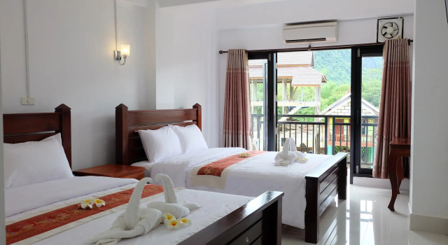 Grand View Guesthouse, Забронировать Отель Отели Вьентьяна с парковкой, Парковка