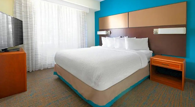 Четырёхместный люкс с 2 комнатами Residence Inn Dallas Park Central