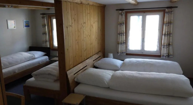 Четырёхместный номер Standard Hotel Gotthard
