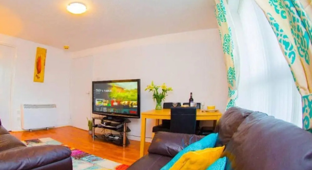 Ivy Place Airport Apartment
