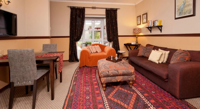 Апартаменты Comfort Brown Jug Guest House