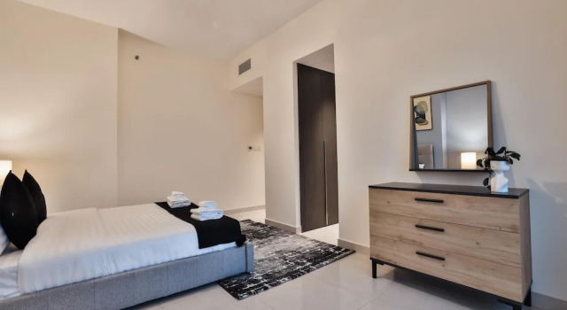 Luxe 1Bed Apt - Balcony & View