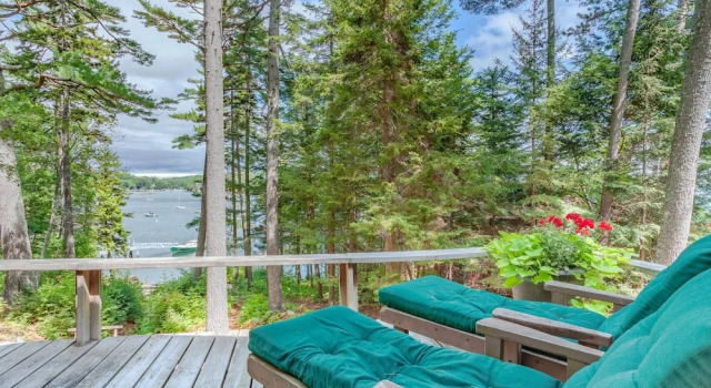 Chic Boothbay Harbor Studio Cabin by RedAwning, Забронировать Дом для отпуска Коттеджи Мэна, Коттедж