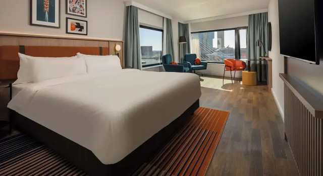 Двухместный полулюкс Отель DoubleTree by Hilton Rotterdam Centre